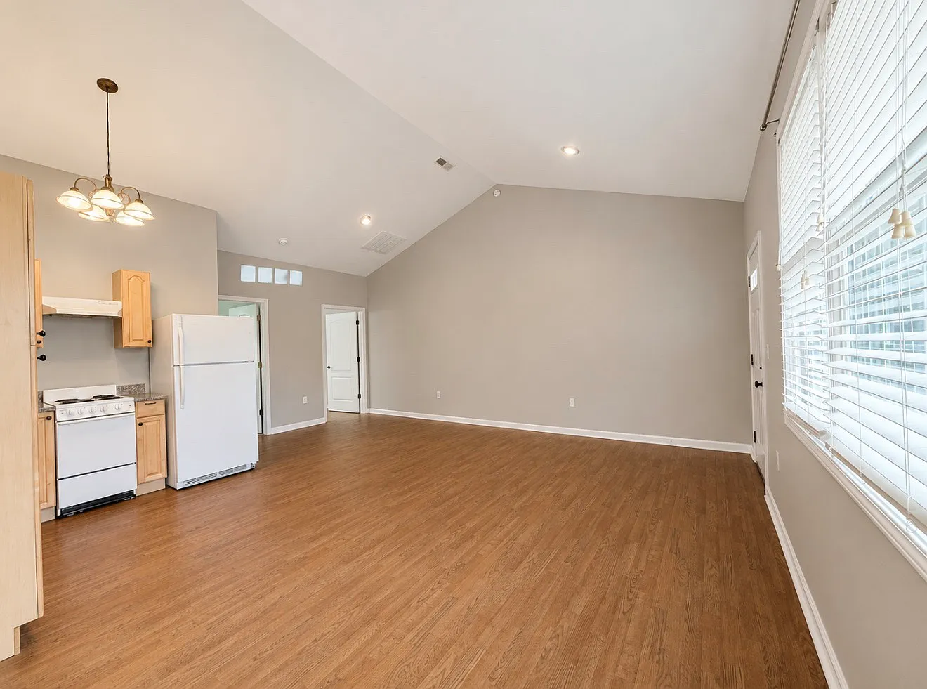 1 bed, $1,050 — Photo 3
