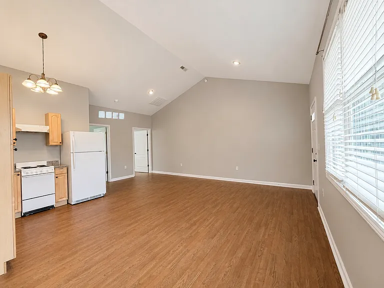 2421-2455 Homewood Ave — Photo 3