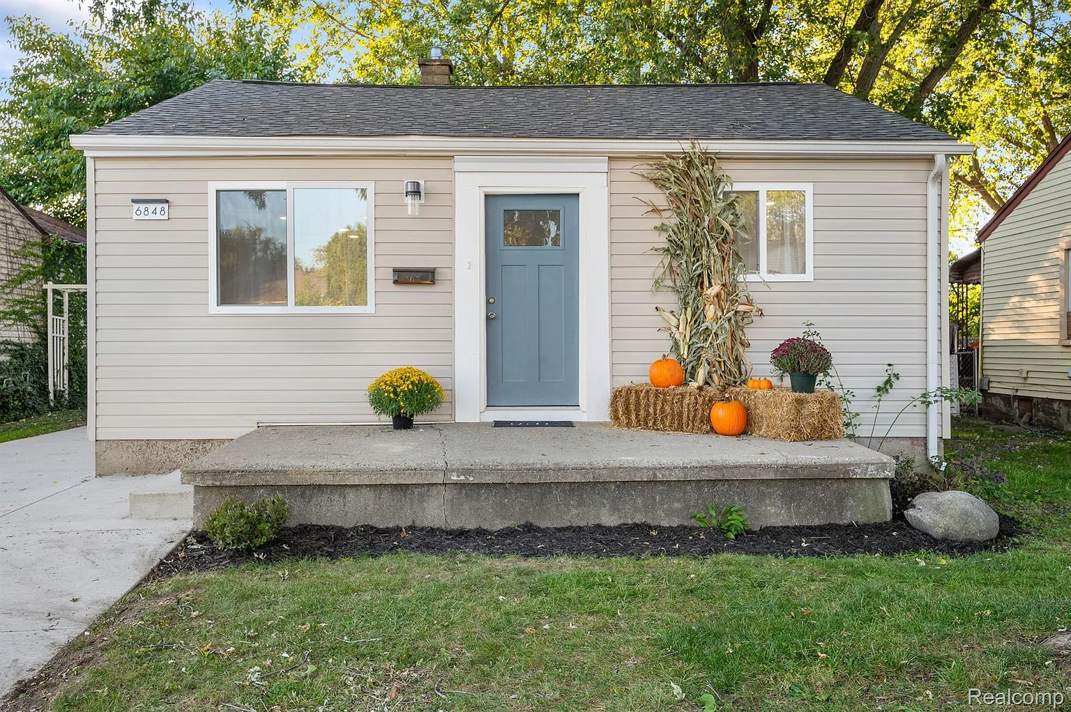 6848 Mortenview Dr photo 1