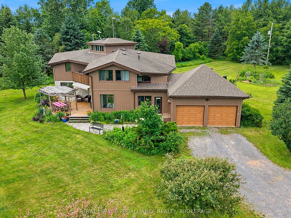 1st image of 2576 Howe Island Dr