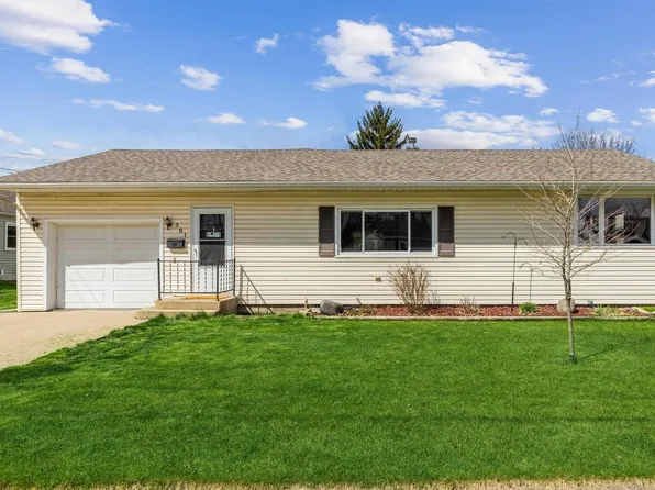 301 4th Ave, De Witt, IA 52742