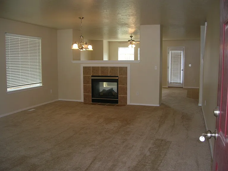 3527 E Hand Cart Ln — Photo 2