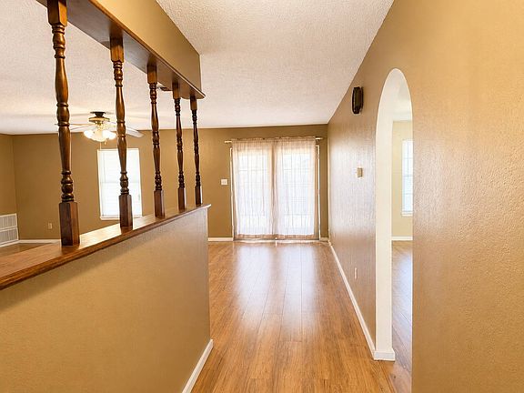 2nd image of 1 E Blanchard St