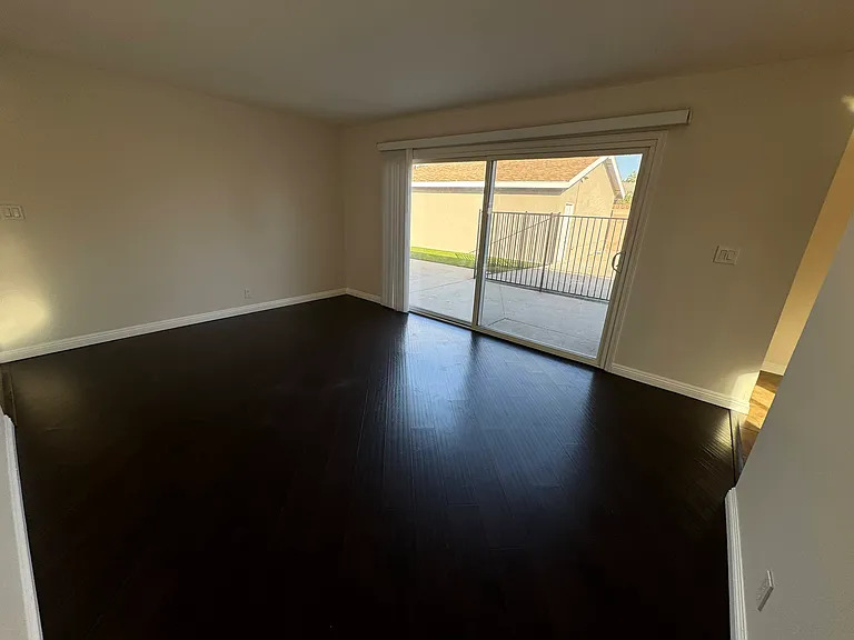 960 N Homerest Ave — Photo 3