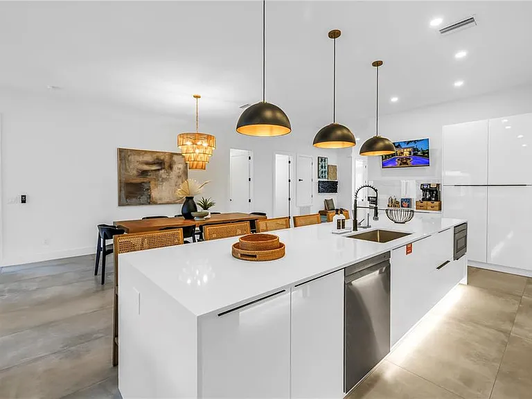 2065 Goldenrod St — Photo 21
