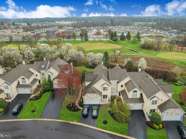 214 Saint Andrews Ct, Blue Bell, PA 19422