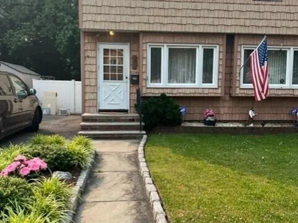 553 Hanover Ave, Staten Island, NY 10304