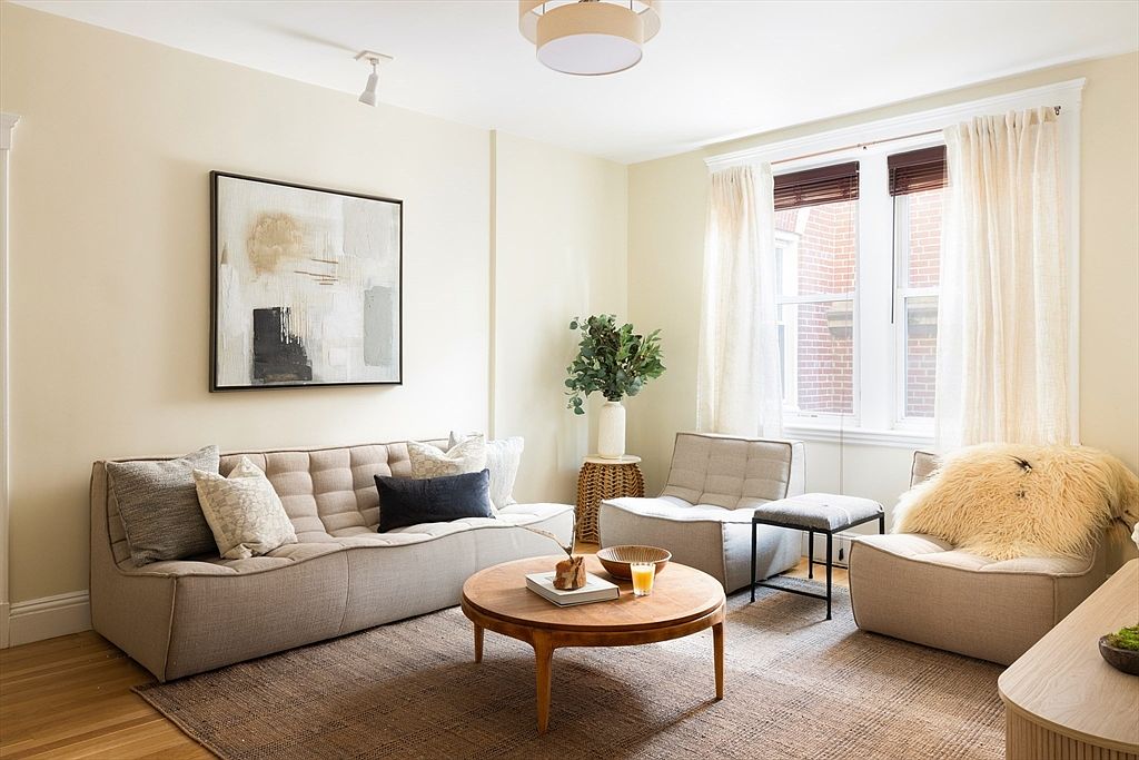 15 Short St APT 4, Brookline, MA 02446 | Zillow