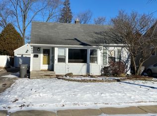 604 Lincoln Ave, Elgin, IL 60120