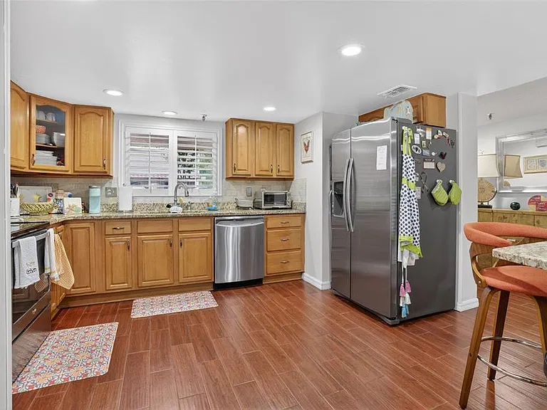 1166 Carmel Cir #100 — Photo 29