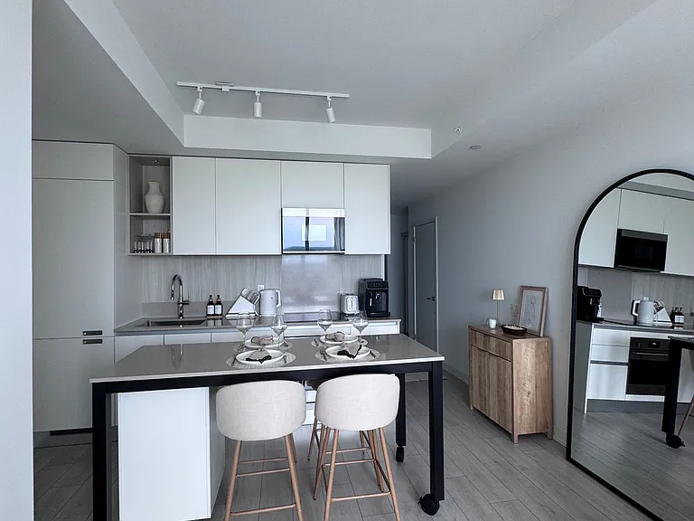 39 Mary St #1802 — Photo 4