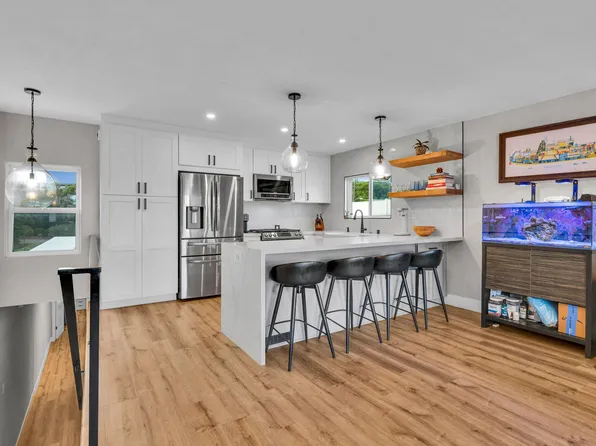 2369 Loring St, San Diego, CA 92109