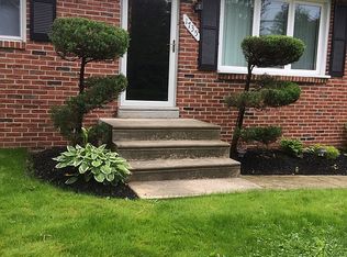 1735 Fitzwatertown Rd, Willow Grove, PA 19090