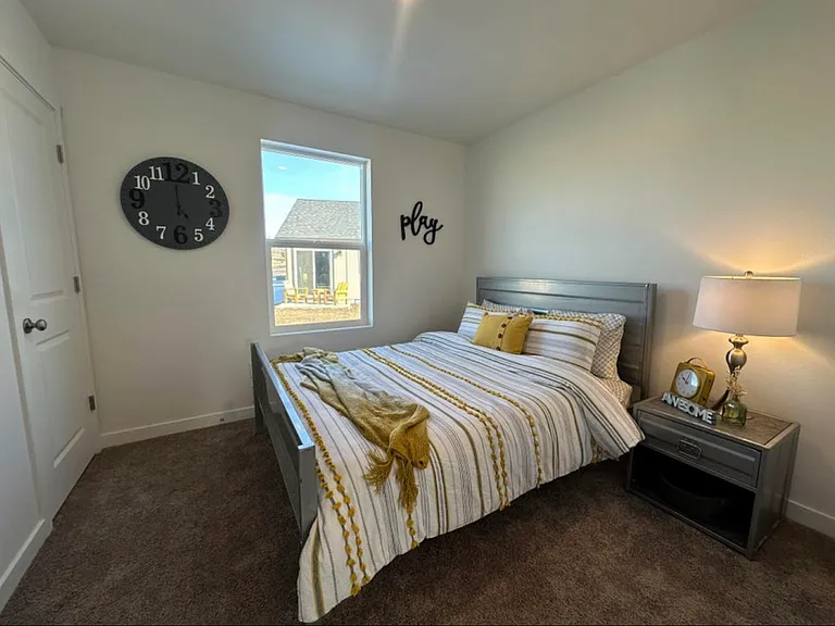 714 NE Rickenbacker Rd — Photo 15