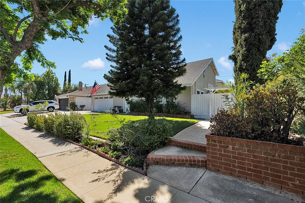 3 bed, 1878 sqft, $3,800 — Photo 4