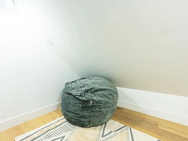 Building's Lounge
