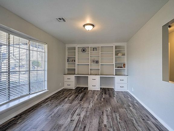 Flex Room (living/office?)