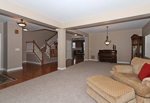 4th image of 326 Foxford Dr