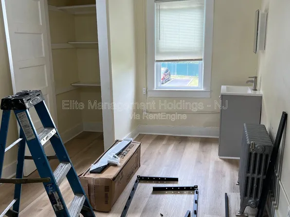 474 Washington St, Newark, NJ 07102