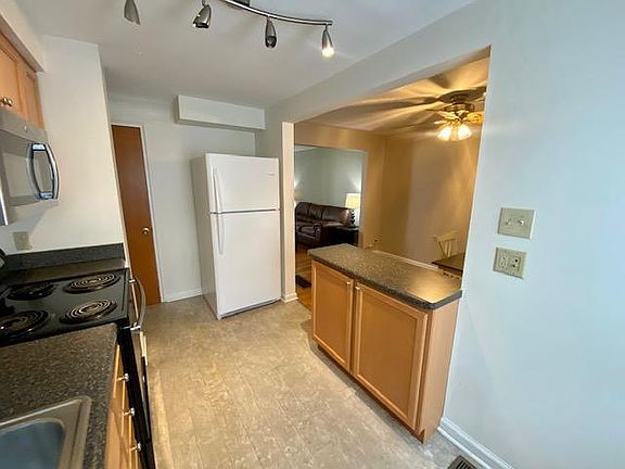 2nd image of 1511 N Plum St APT C