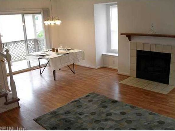 4th image of 528 Pineland Cir