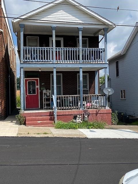 1st image of 211 W 2nd St