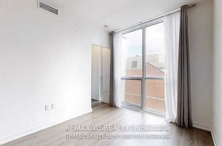 1 Yorkville Ave #710 — Photo 20