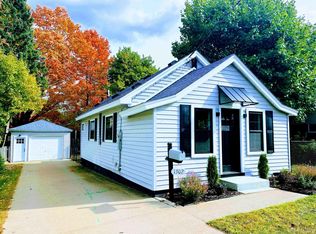 1302 Lincoln Ave, Marquette, MI 49855