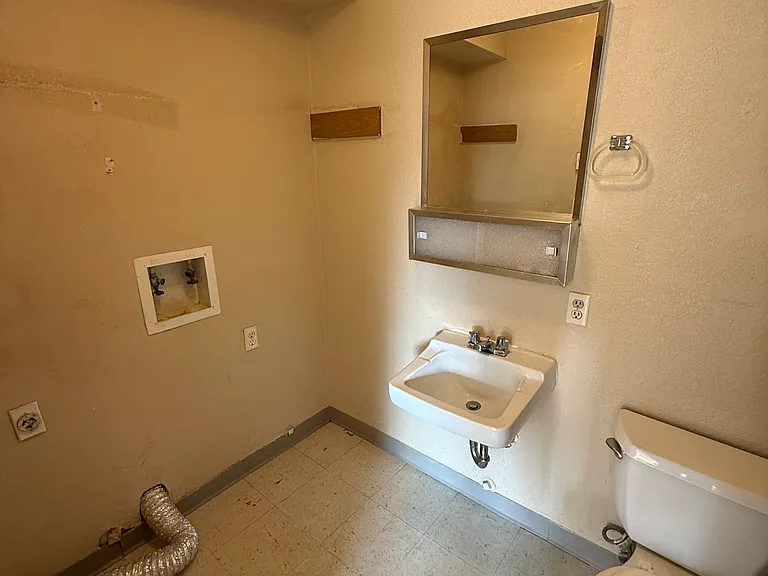 2280 S Salmon Ln — Photo 8