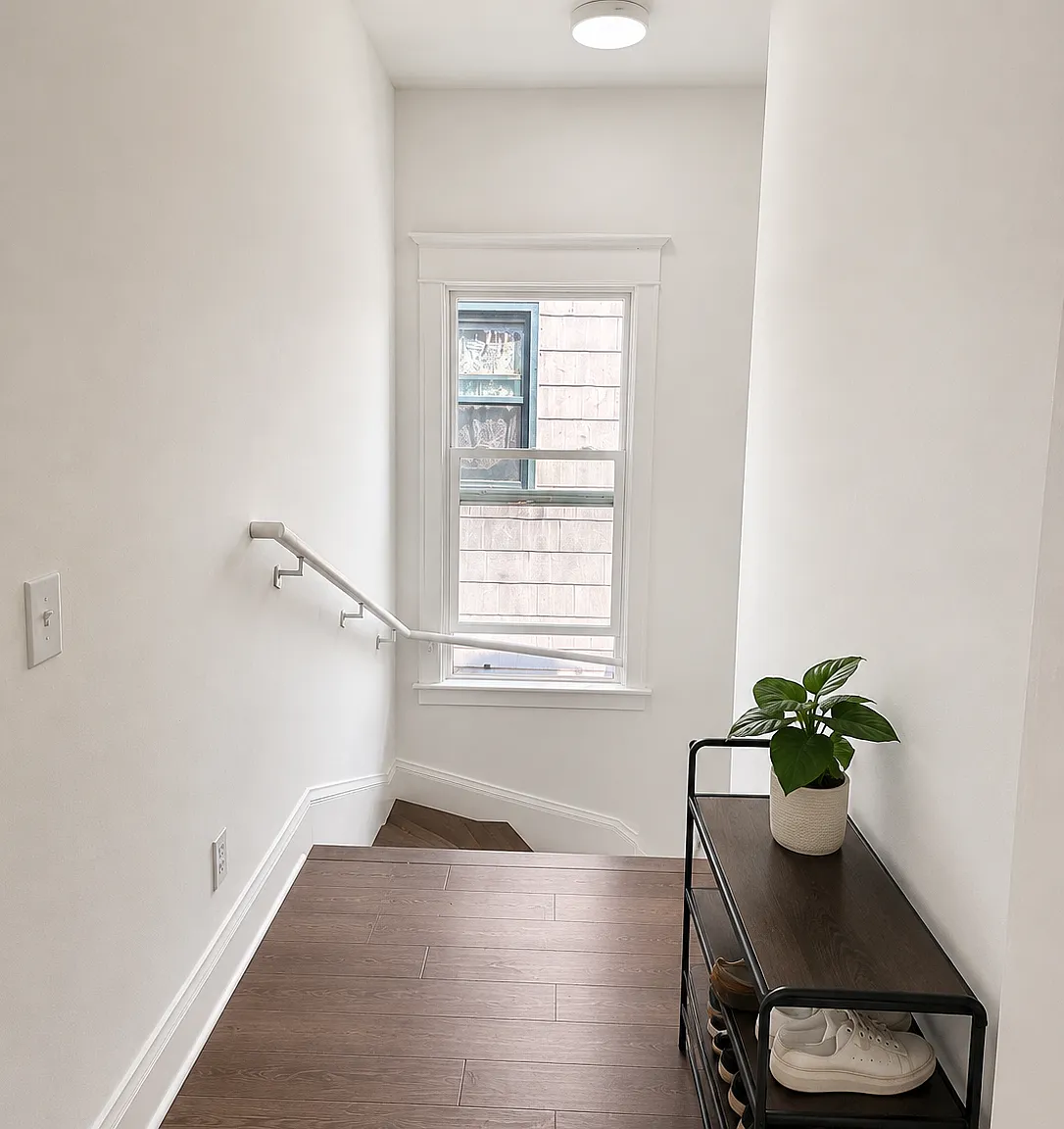 2 bed, 975 sqft, $3,290 — Photo 2