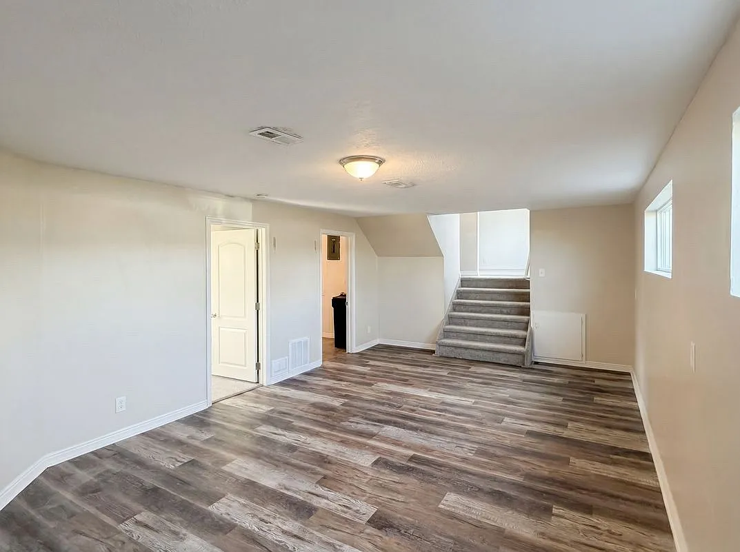 3 bed, 1794 sqft, $2,236 — Photo 3