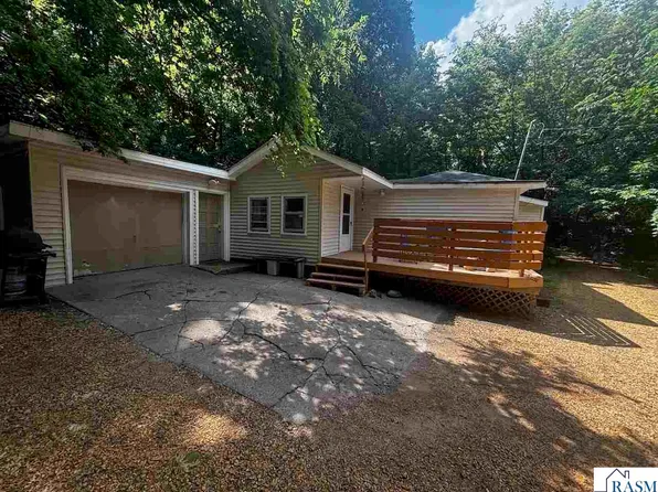 1131 N 7th St, Mankato, MN 56001