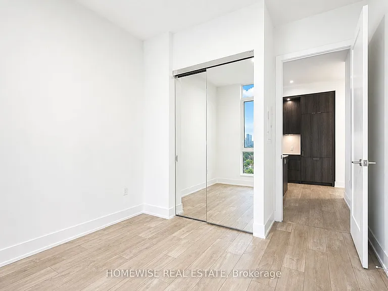 858 Dupont St #Penthouse 28 — Photo 23