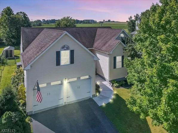 220 Natalie Dr, Phillipsburg Town, NJ 08865