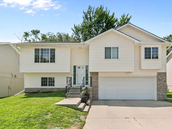 15 Wallace Ave, Council Bluffs, IA 51501