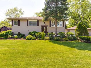 2N432 Highland Ave, Glen Ellyn, IL 60137