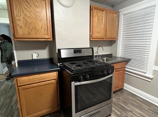 10 1/2 Munro Ct FLOOR 1, Troy, NY 12180