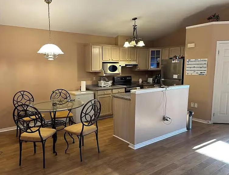 3262 Daytona Ave — Photo 3