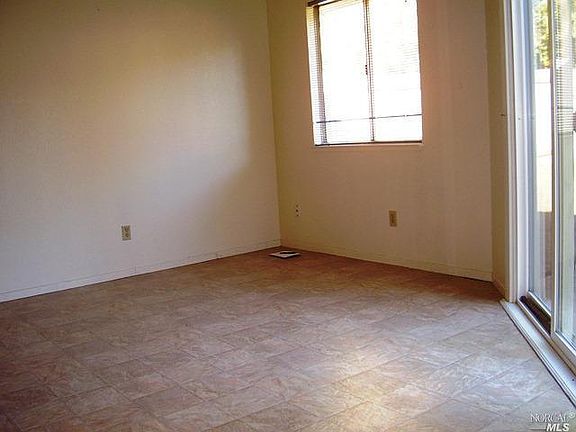 3rd image of 230 Sunhaven Dr