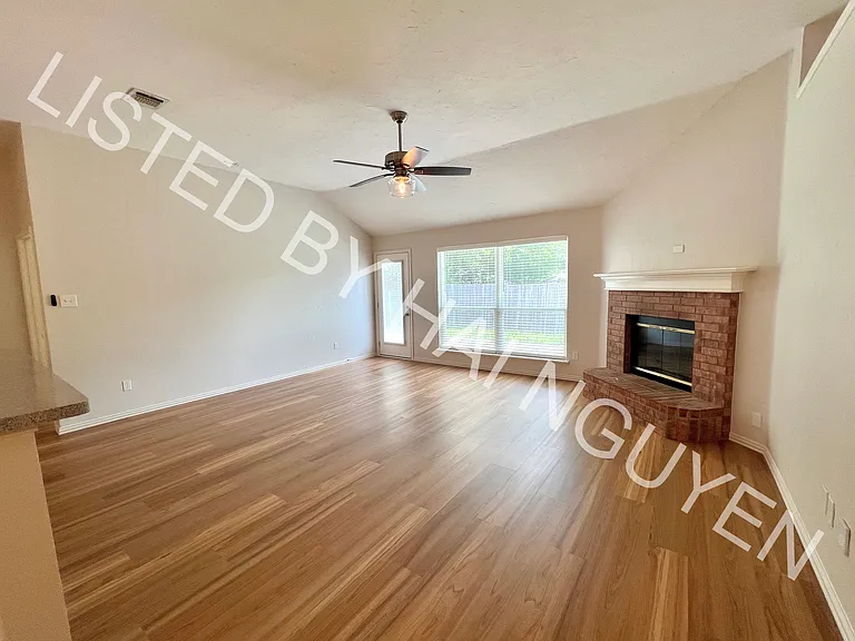 1602 Crestmeadow Ln — Photo 13