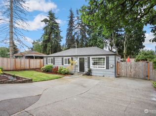 819 S 194th St, Des Moines, WA