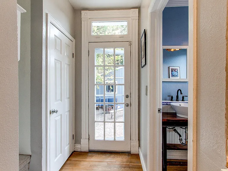2220 N Ogden St — Photo 13