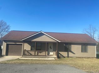 162 E Hillview Dr, Morgantown, WV 26508