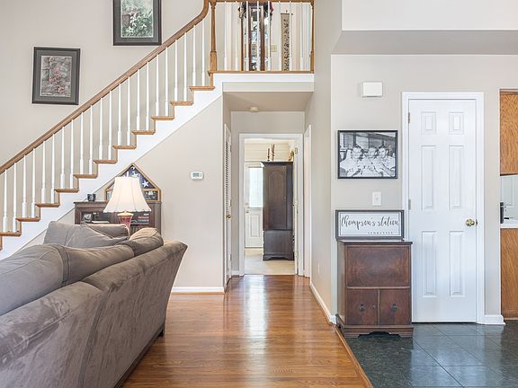3rd image of 2858 Iroquois Dr