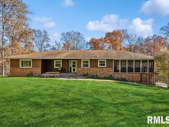 2nd image of 1433 Woodland Dr