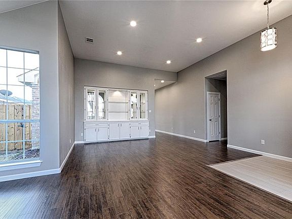 5th image of 7410 Caribbean Dr