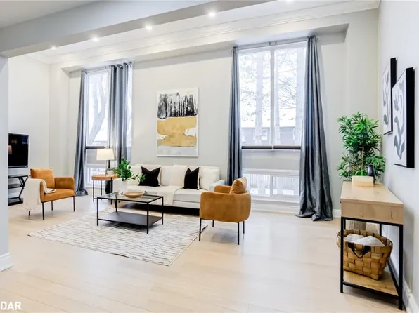 246 Tupper Blvd #18, New Tecumseth, ON L9R 1B1