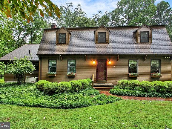 4th image of 862 Laurel Woods Ln