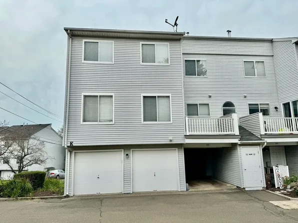 122 Staffordshire Commons Drive #122, Wallingford, CT 06492