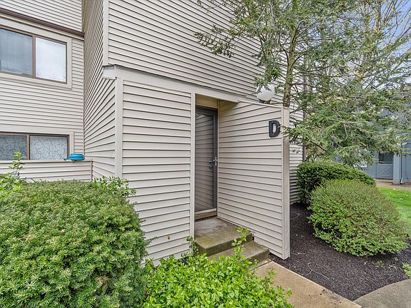 3rd image of 1480 Cedarwood Dr Unit 1-D